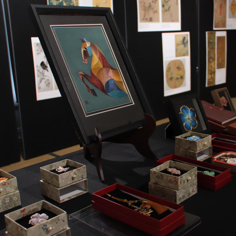 Caxton House’s Interactive Exhibition Brings Suzhou Embroidery and Taohuawu Woodblock Prints to Life at LSBU